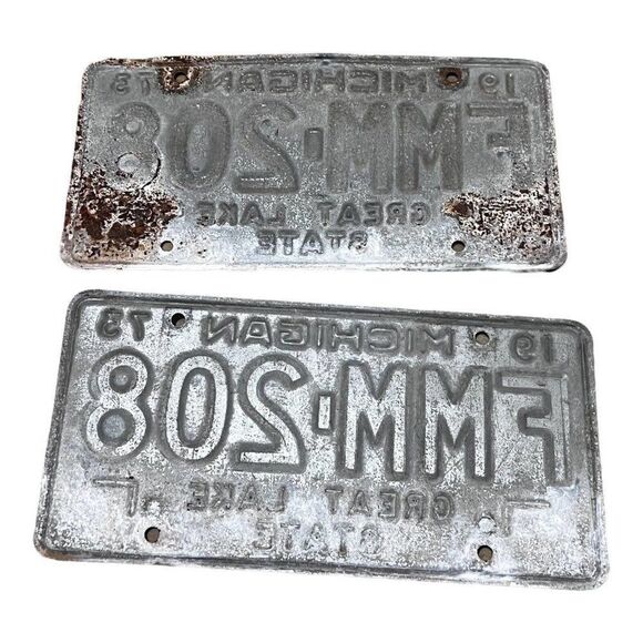 Vtg Blue 1973 Michigan The Great Lakes State Collectible License Plate Set Pair - Picture 2 of 3